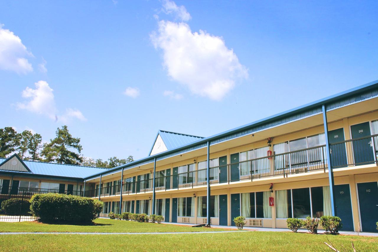 Residence Hub Inn And Suites Marianna Exterior photo